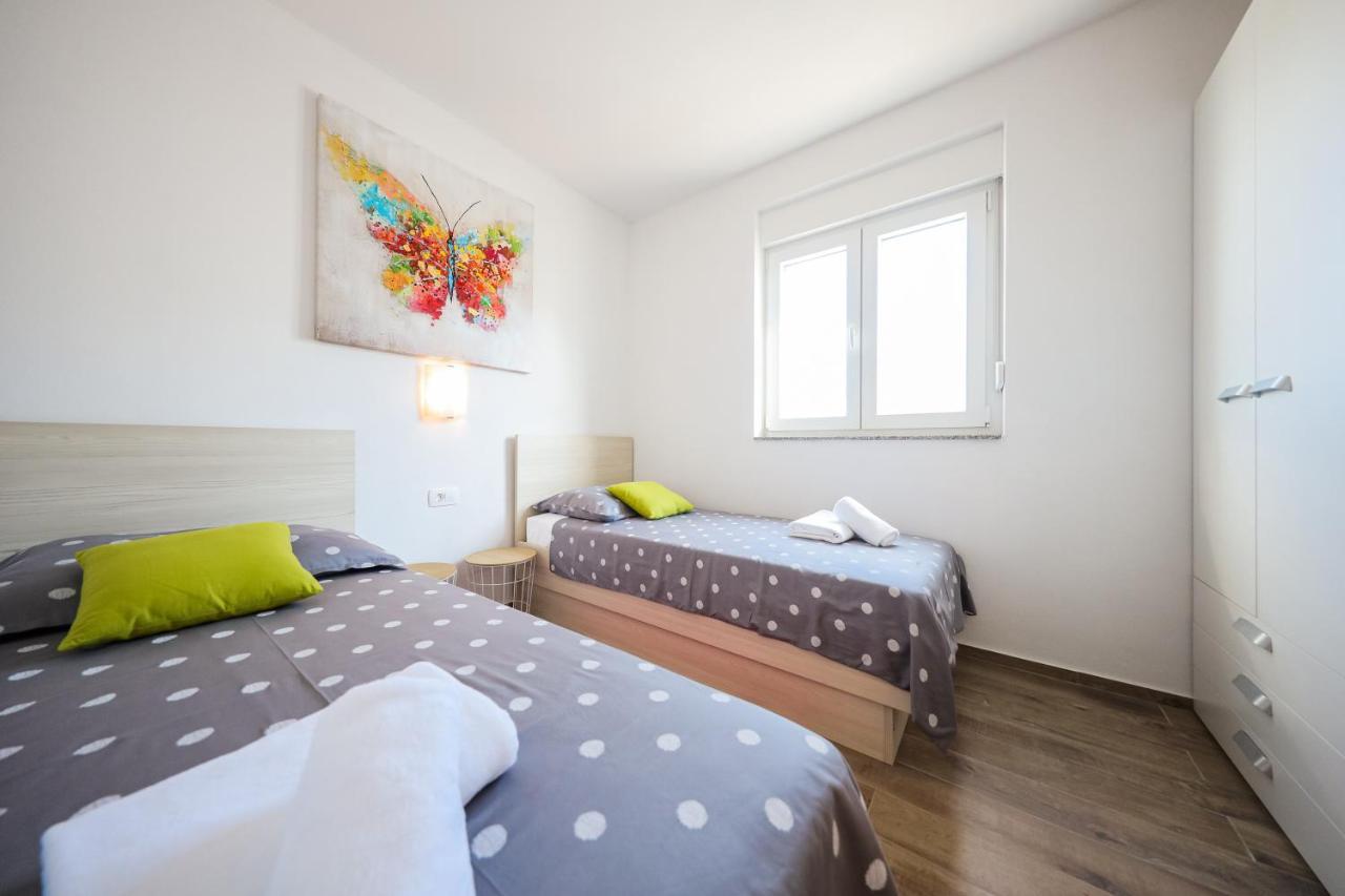 1oak rentals Vir Eksteriør bilde