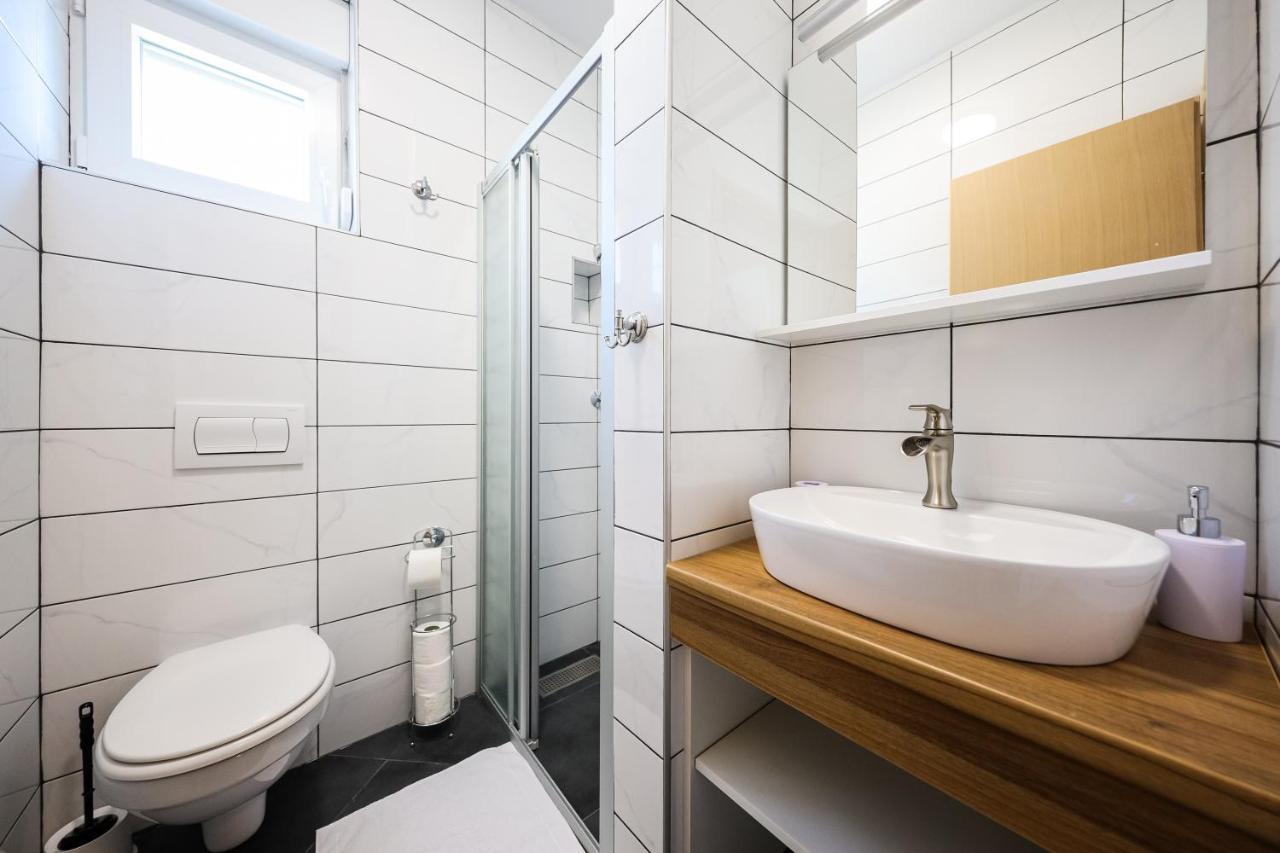1oak rentals Vir Eksteriør bilde