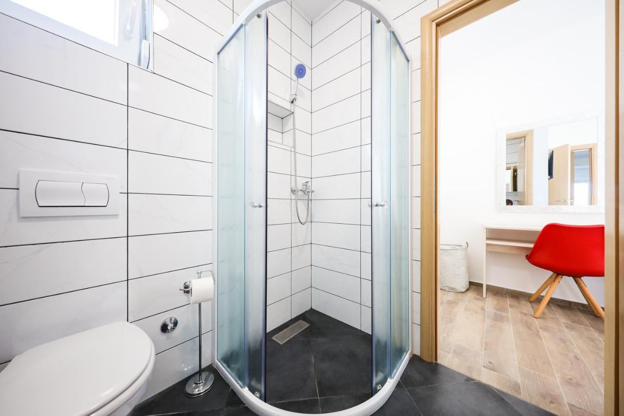 1oak rentals Vir Eksteriør bilde