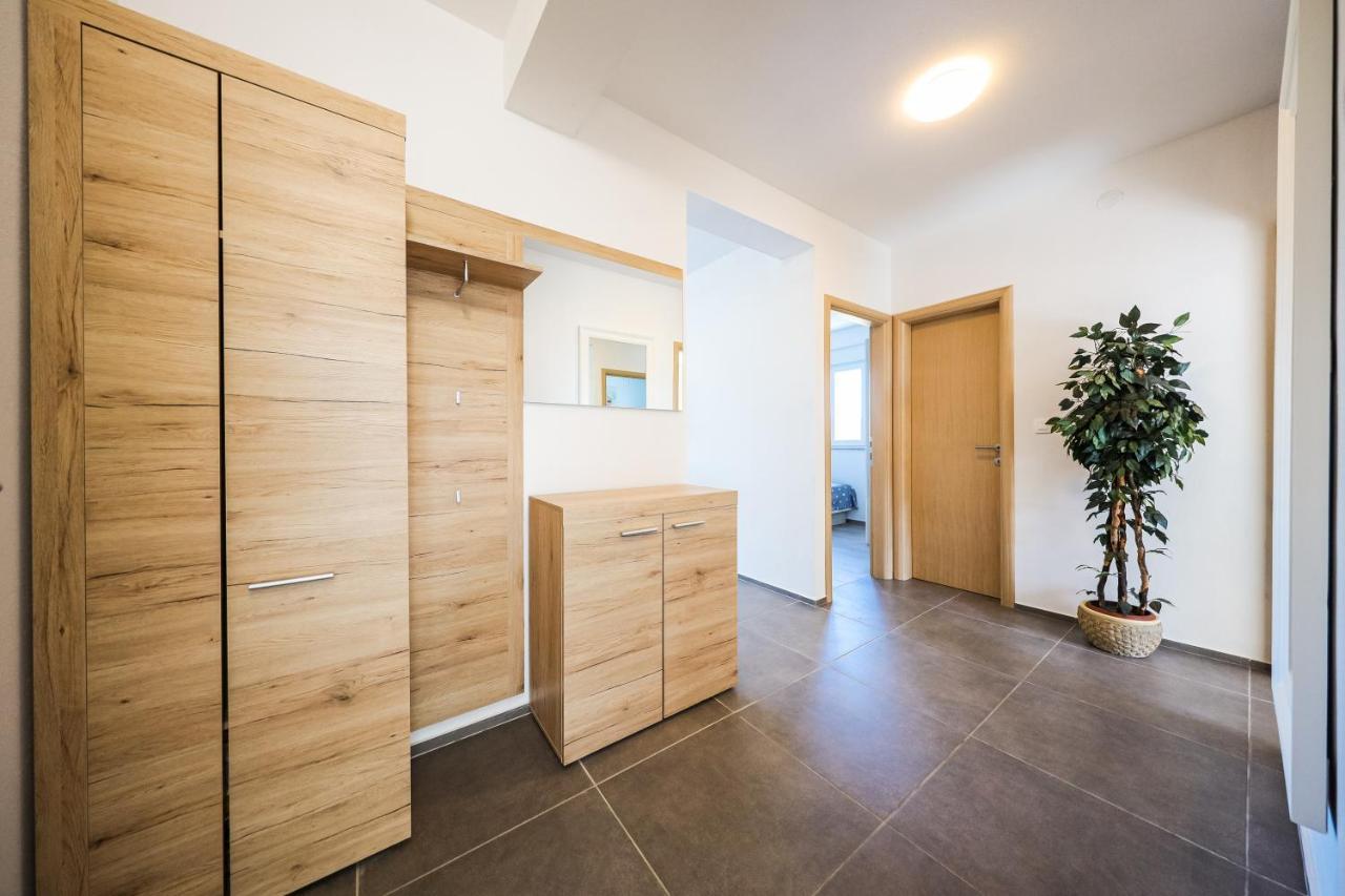 1oak rentals Vir Eksteriør bilde