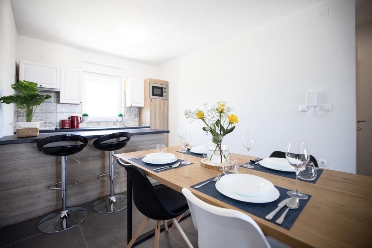 1oak rentals Vir Eksteriør bilde